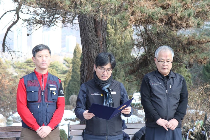 2018 열사묘역 참배 (3).jpg