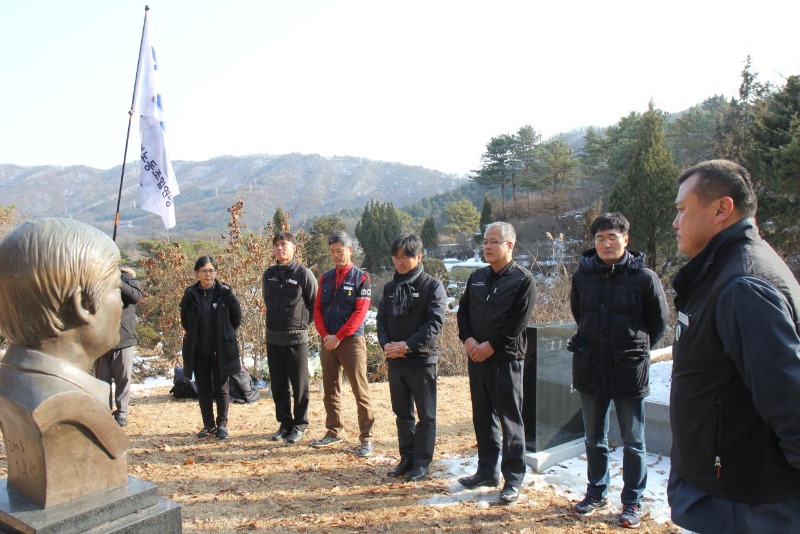 2018 열사묘역 참배 (11).jpg