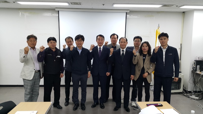 단체사진.jpg